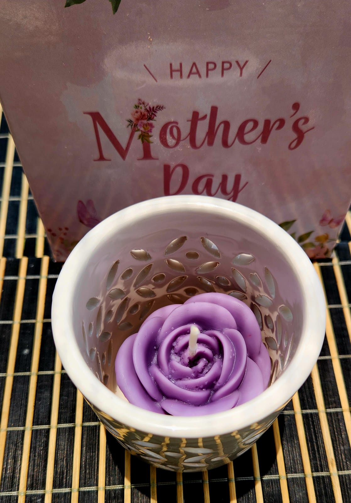 Rosa Lila en difusor cerámico calado